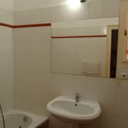 1052 Petőfi Sándor Utca 10